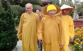Có ai ở đời mãi đâu mà giận với hờn